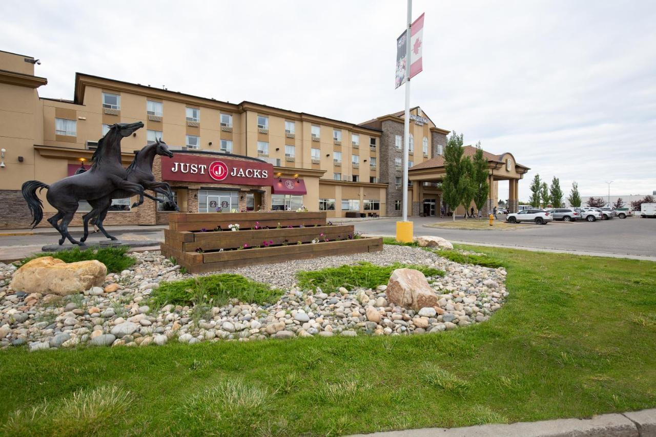 Pomeroy Hotel Fort St. John Exteriör bild